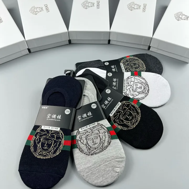 スーパーコピー ヴェルサーチ 靴下