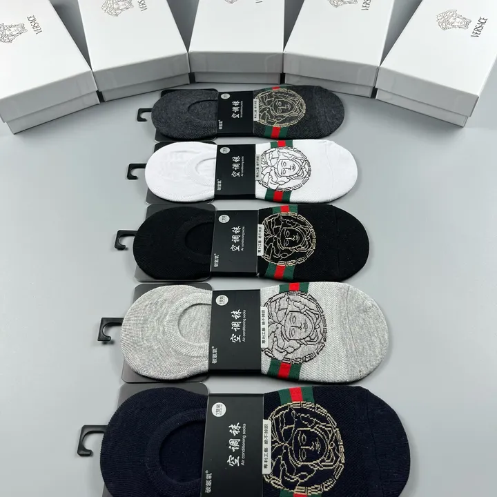 スーパーコピー ヴェルサーチ 靴下