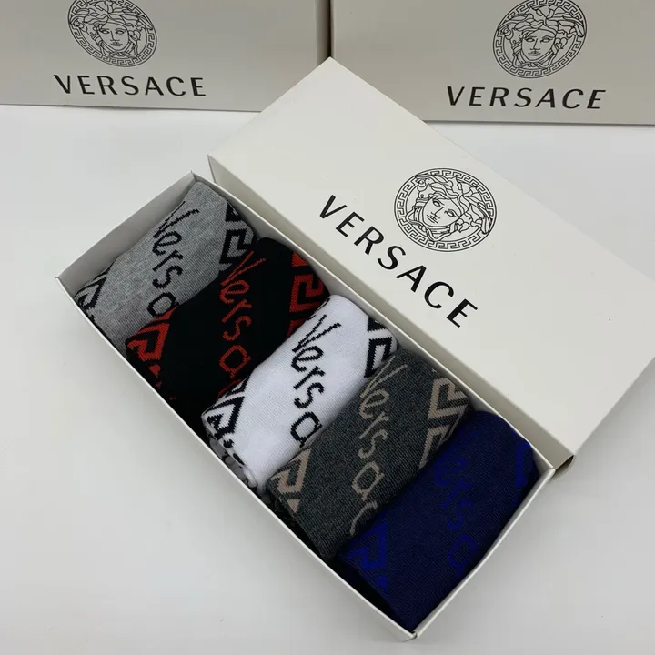 スーパーコピー ヴェルサーチ 靴下