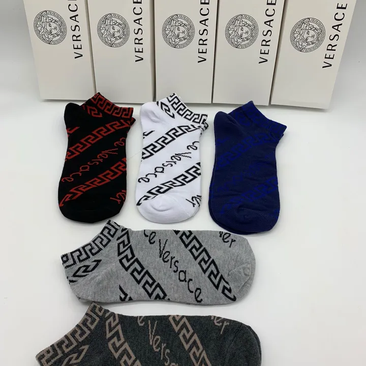 スーパーコピー ヴェルサーチ 靴下