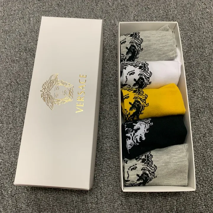 スーパーコピー ヴェルサーチ 靴下