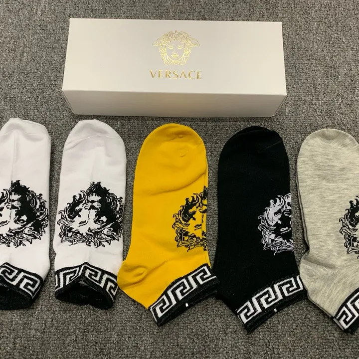 スーパーコピー ヴェルサーチ 靴下