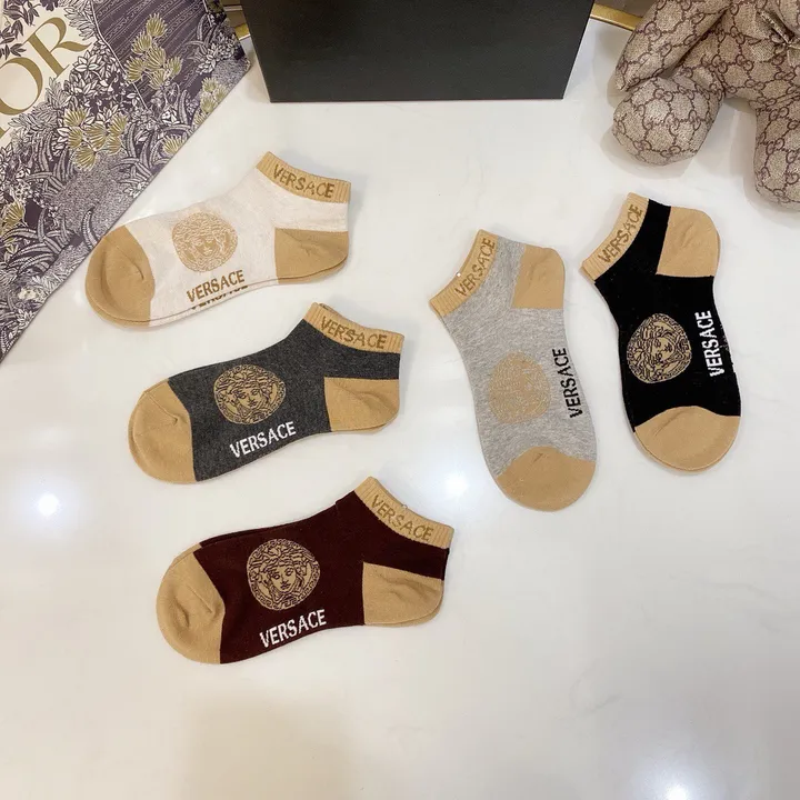 スーパーコピー ヴェルサーチ 靴下