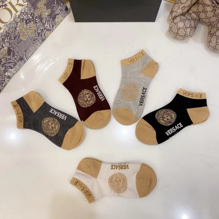 スーパーコピー ヴェルサーチ 靴下