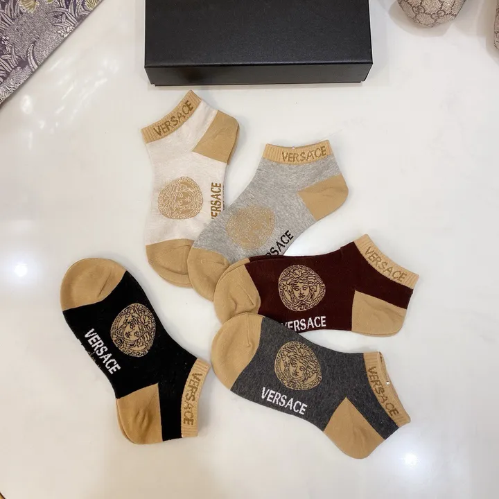 スーパーコピー ヴェルサーチ 靴下