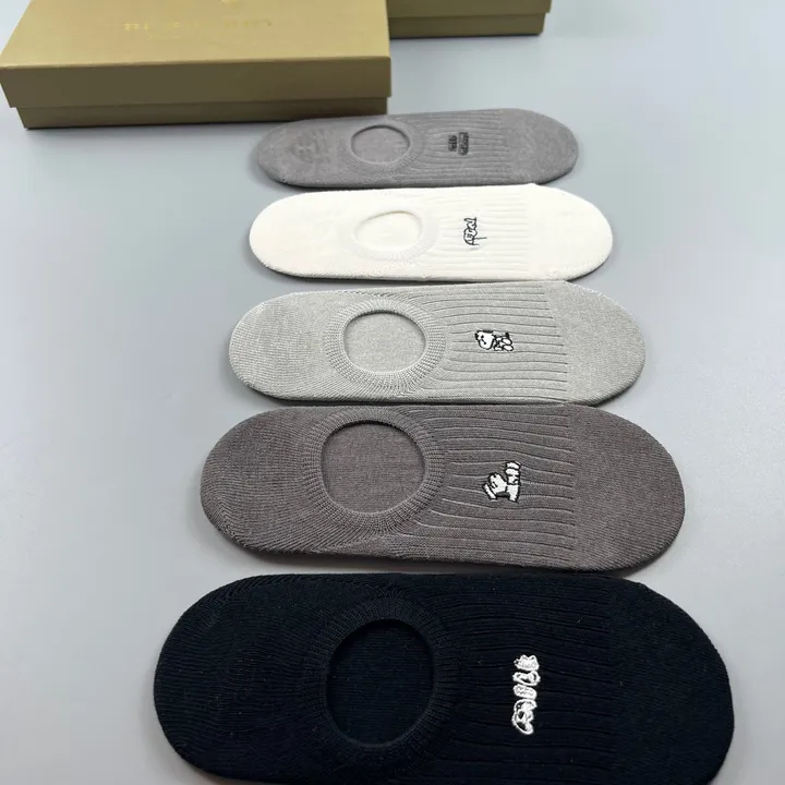 スーパーコピー プラダ 靴下