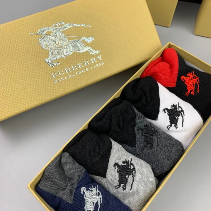 スーパーコピー プラダ 靴下