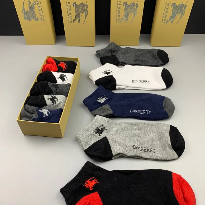 スーパーコピー プラダ 靴下