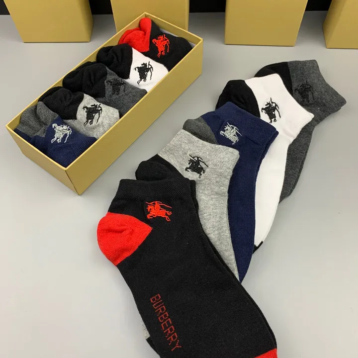 スーパーコピー プラダ 靴下