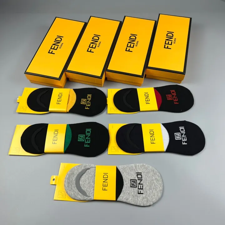 スーパーコピー ヴェルサーチ 靴下