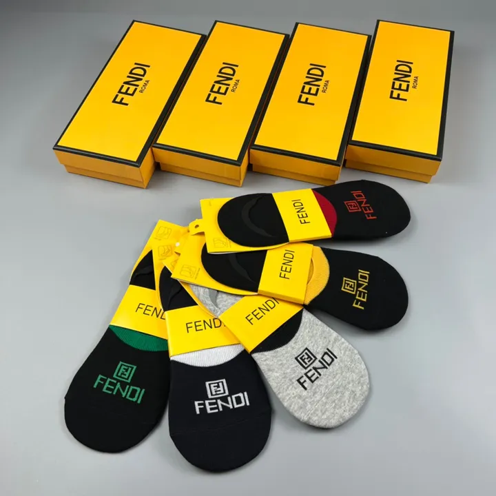 スーパーコピー ヴェルサーチ 靴下