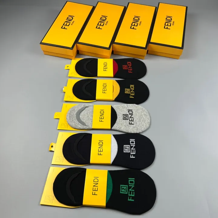 スーパーコピー ヴェルサーチ 靴下