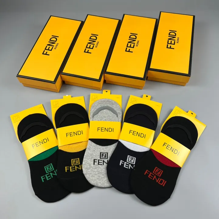 スーパーコピー ヴェルサーチ 靴下