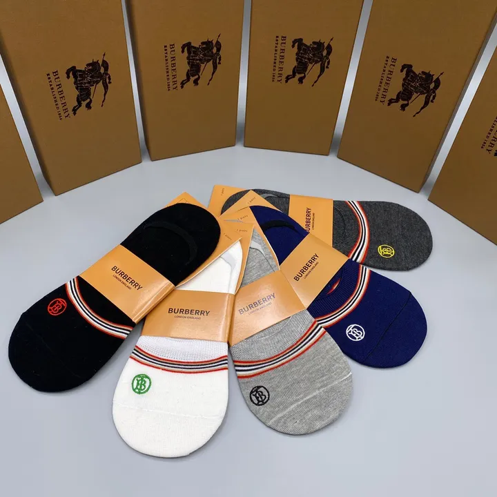 スーパーコピー プラダ 靴下