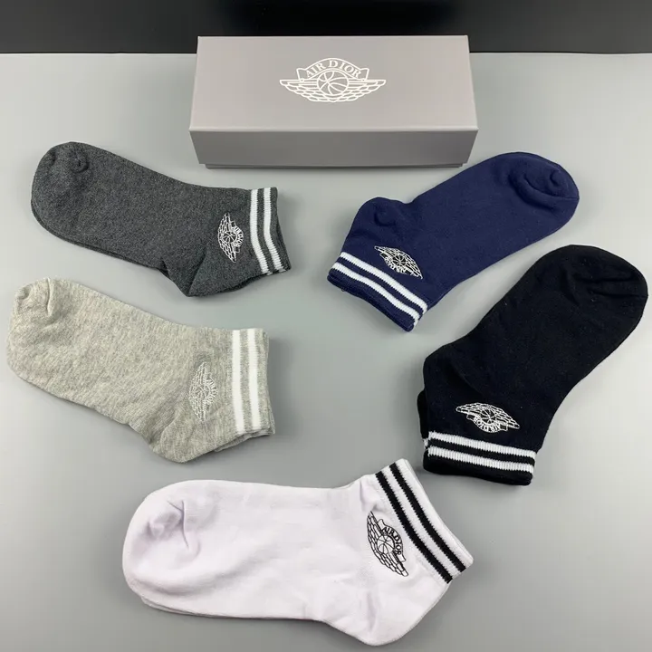 スーパーコピー ディオール 靴下