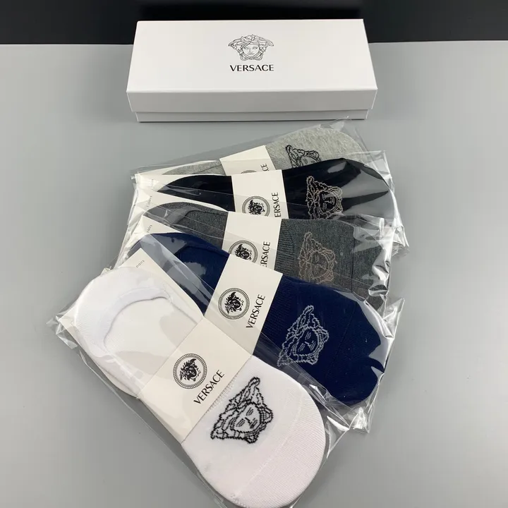スーパーコピー ヴェルサーチ 靴下