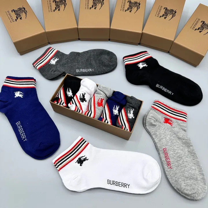 スーパーコピー プラダ 靴下