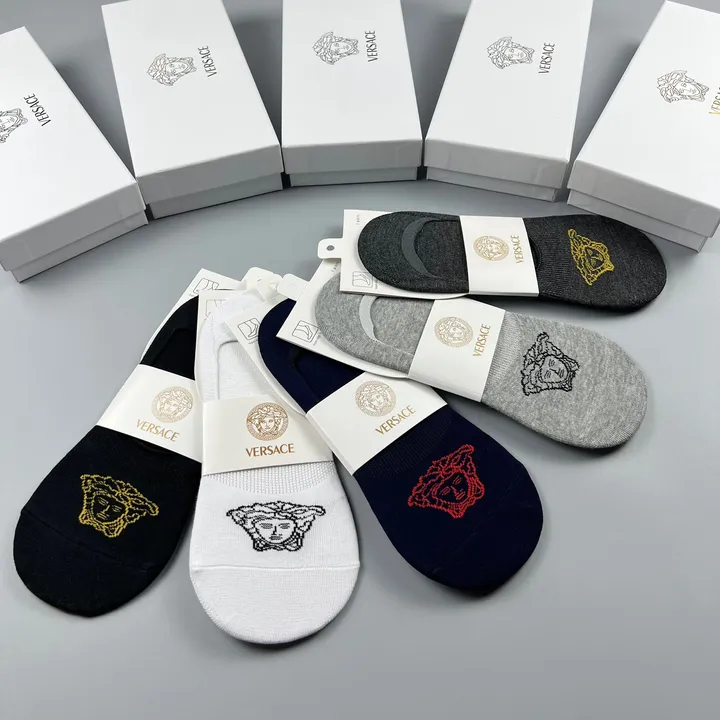 スーパーコピー ヴェルサーチ 靴下