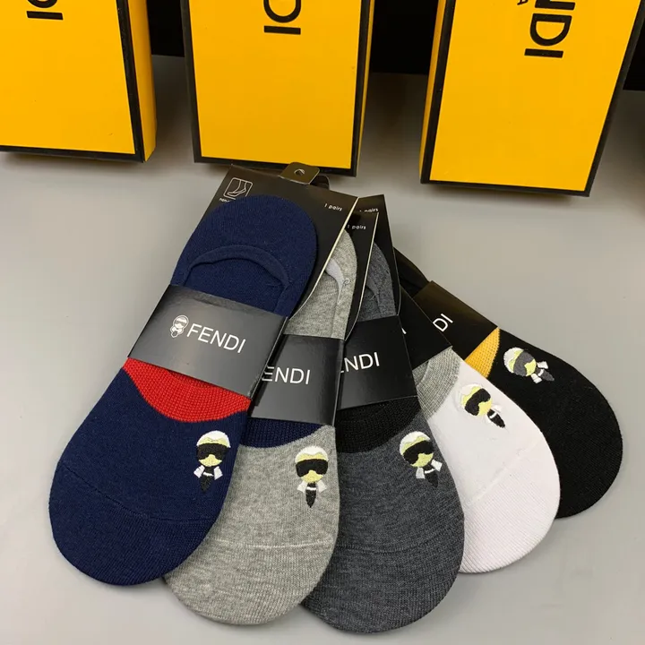 スーパーコピー ヴェルサーチ 靴下