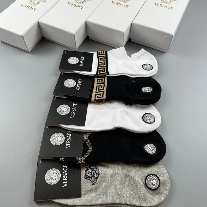 スーパーコピー ヴェルサーチ 靴下