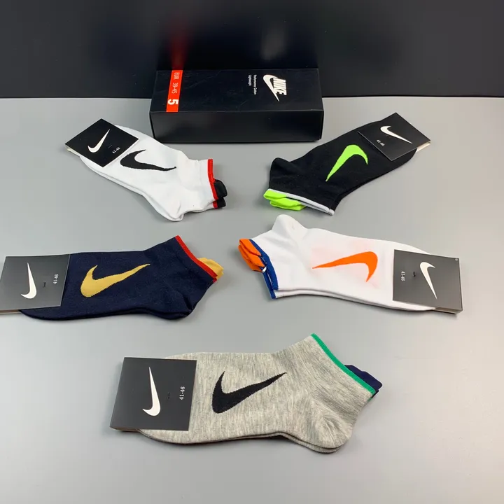 スーパーコピー ナイキ 靴下
