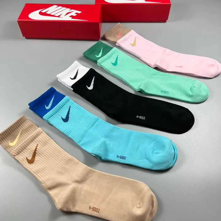 スーパーコピー ナイキ 靴下