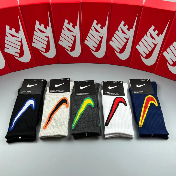 スーパーコピー ミュウミュウ 靴下