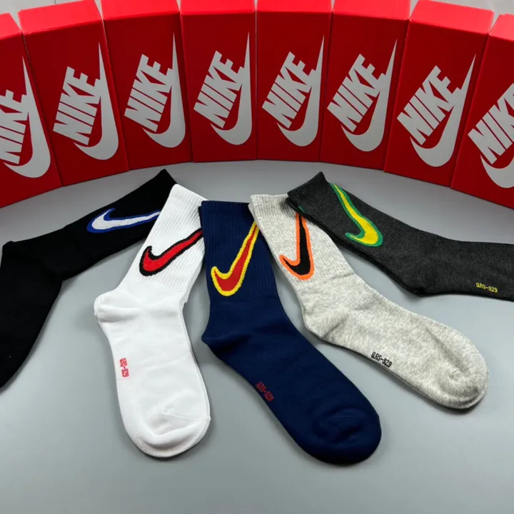 スーパーコピー ミュウミュウ 靴下