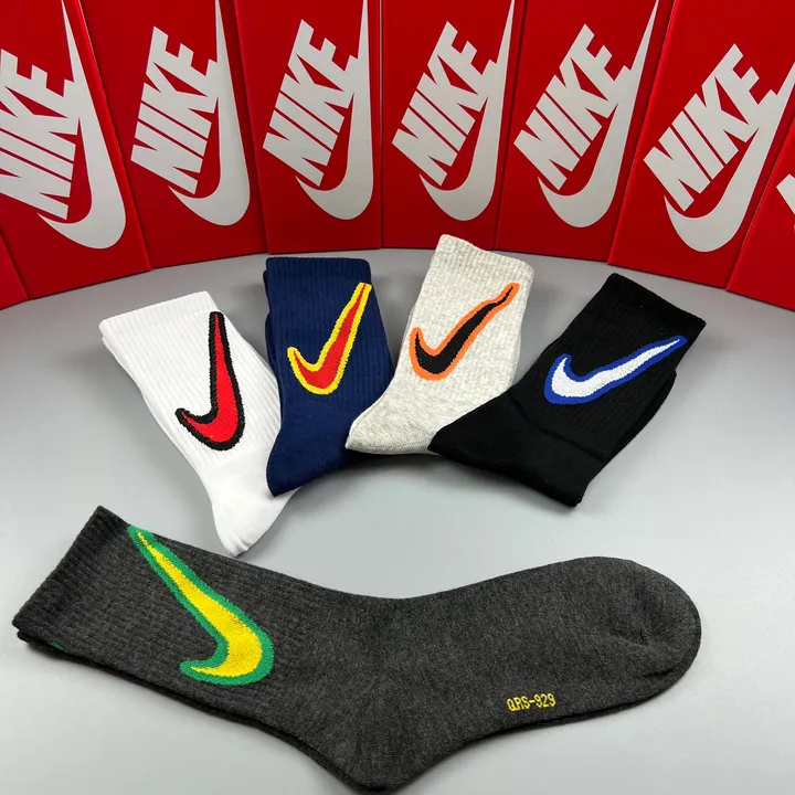 スーパーコピー ミュウミュウ 靴下