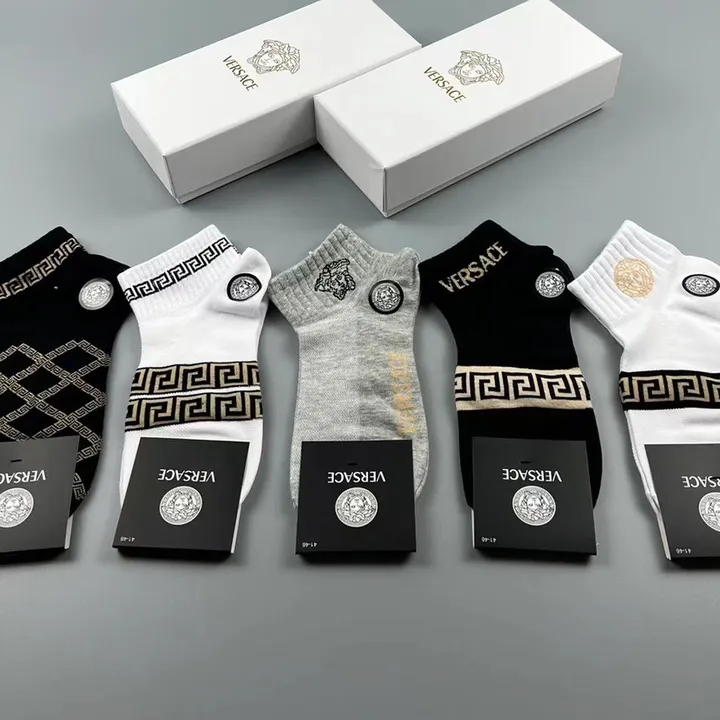 スーパーコピー ヴェルサーチ 靴下