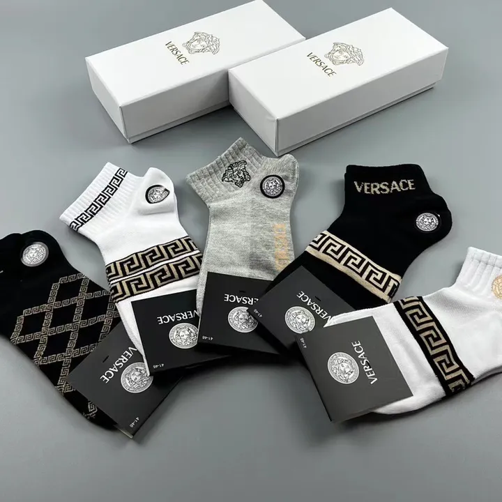 スーパーコピー ヴェルサーチ 靴下