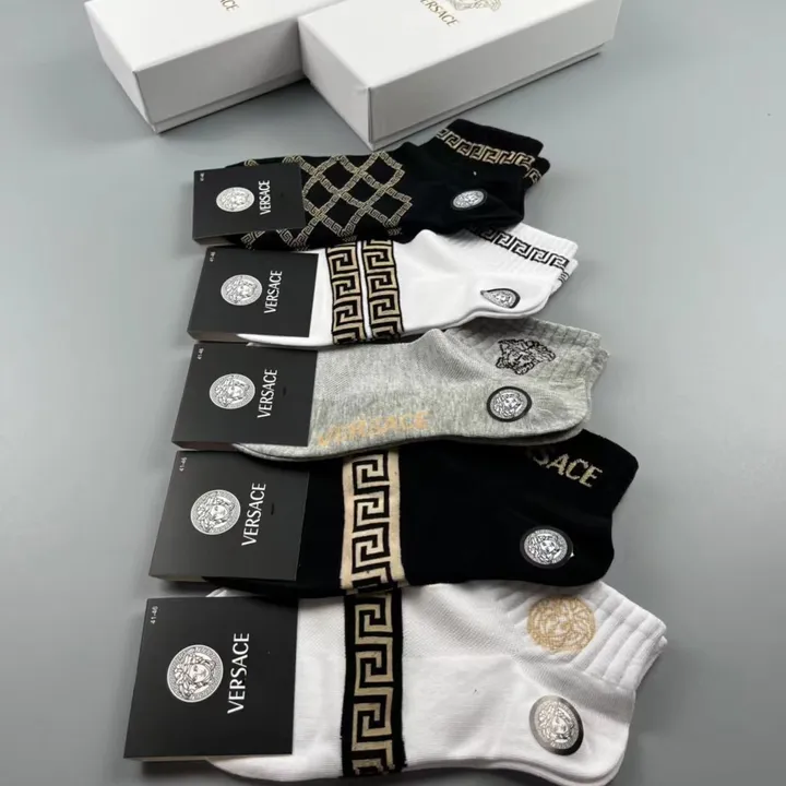 スーパーコピー ヴェルサーチ 靴下