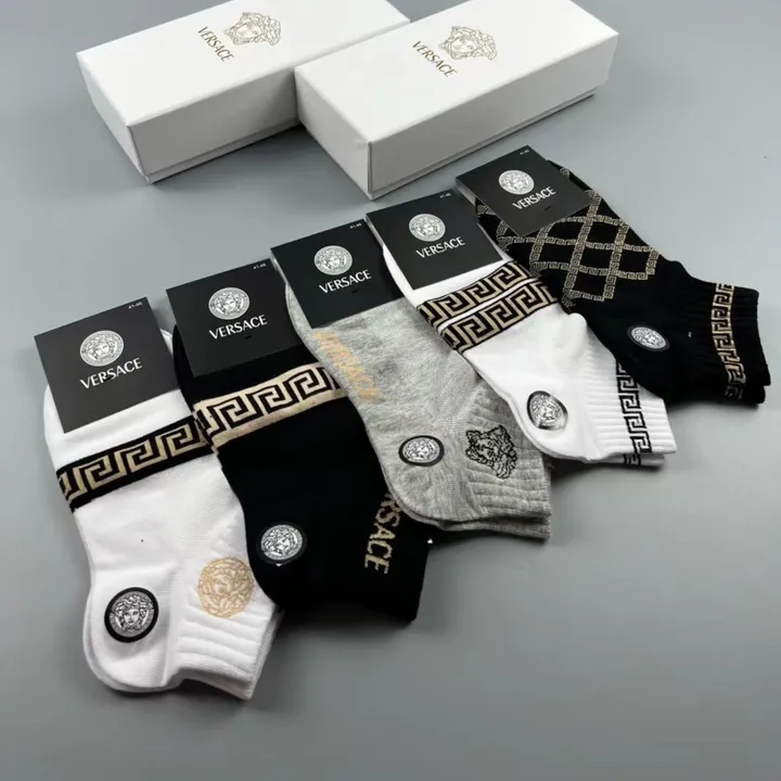スーパーコピー ヴェルサーチ 靴下