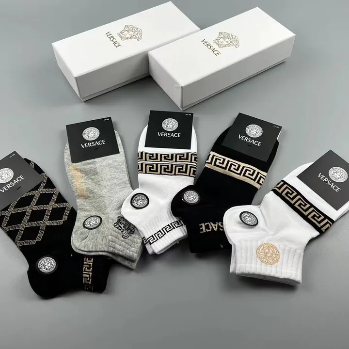 スーパーコピー ヴェルサーチ 靴下