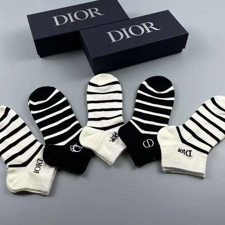 スーパーコピー ディオール 靴下