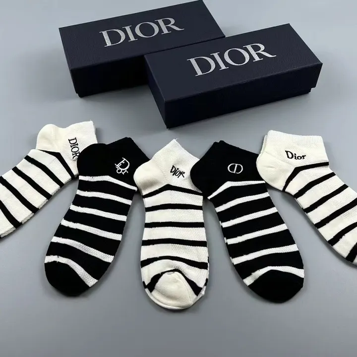 スーパーコピー ディオール 靴下