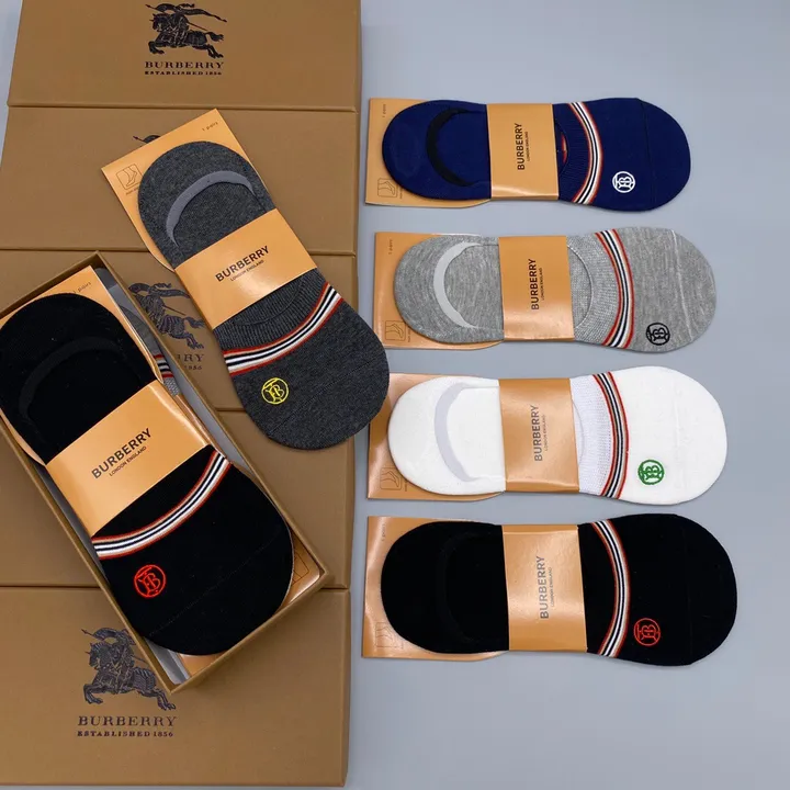 スーパーコピー プラダ 靴下