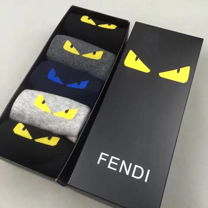 スーパーコピー ヴェルサーチ 靴下