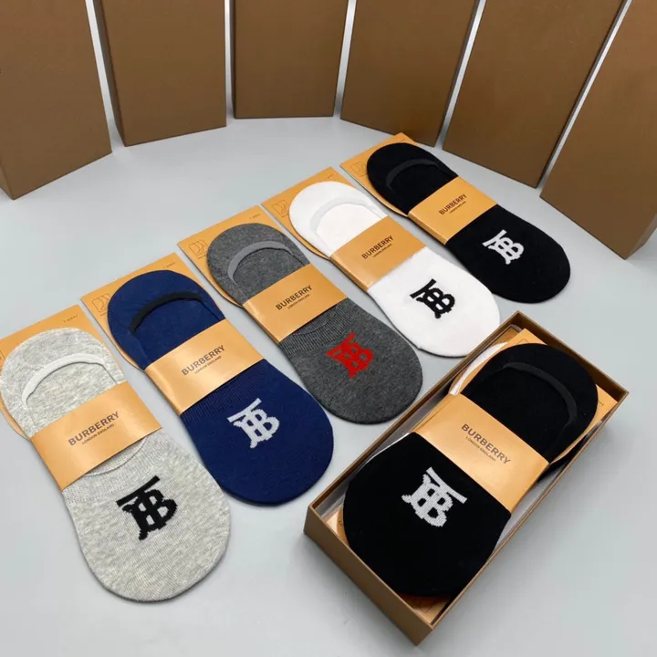 スーパーコピー プラダ 靴下