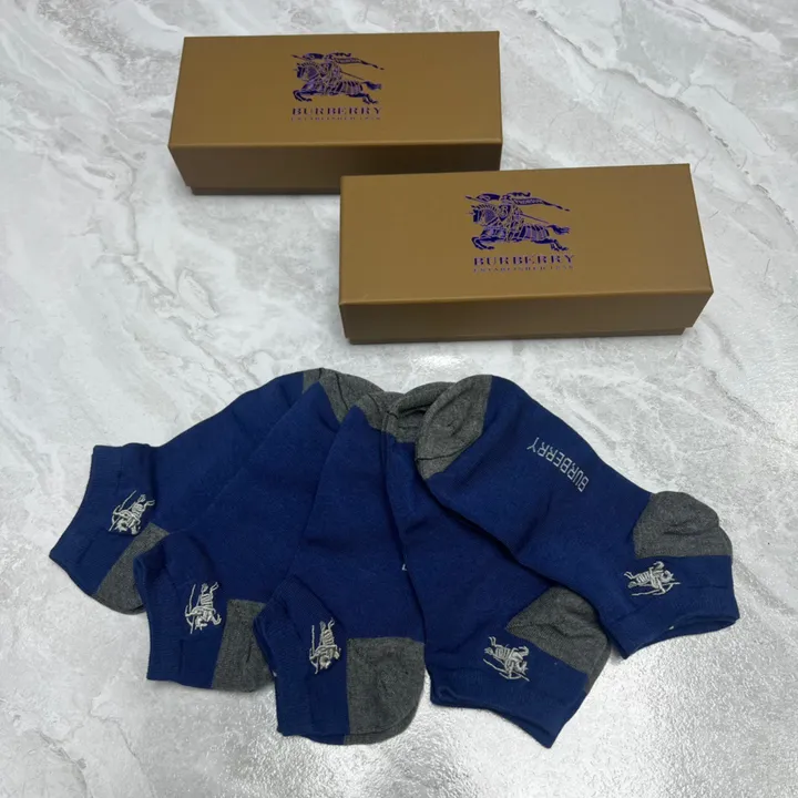 スーパーコピー プラダ 靴下