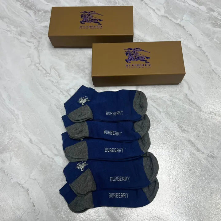 スーパーコピー プラダ 靴下