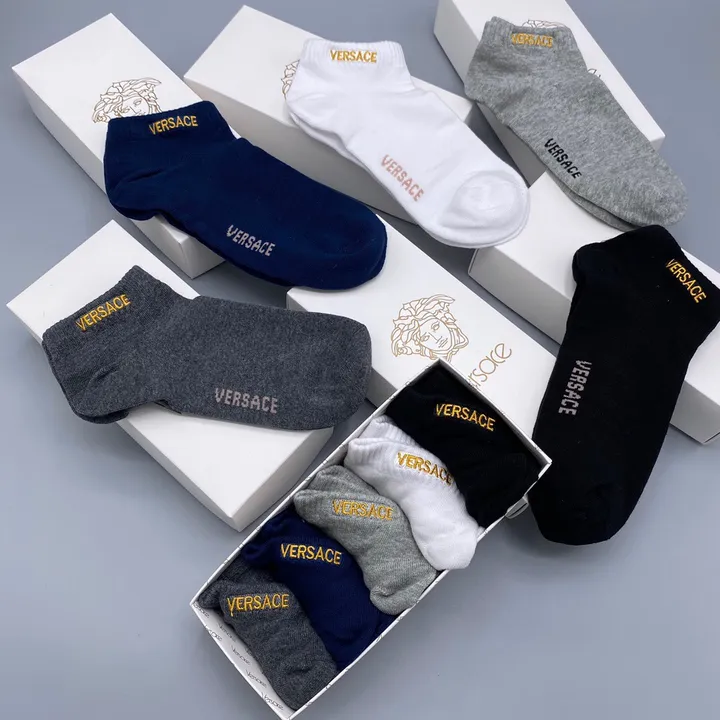 スーパーコピー ヴェルサーチ 靴下