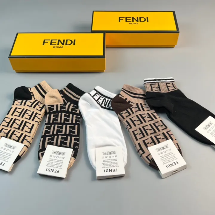 スーパーコピー ヴェルサーチ 靴下