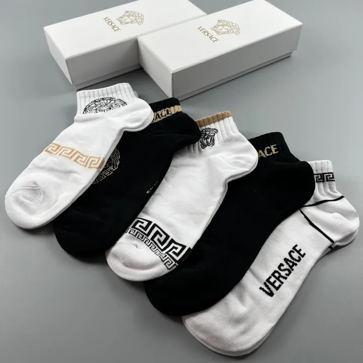 スーパーコピー ヴェルサーチ 靴下