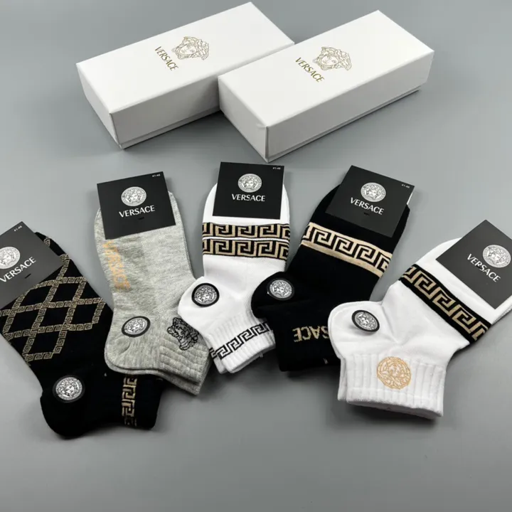 スーパーコピー ヴェルサーチ 靴下