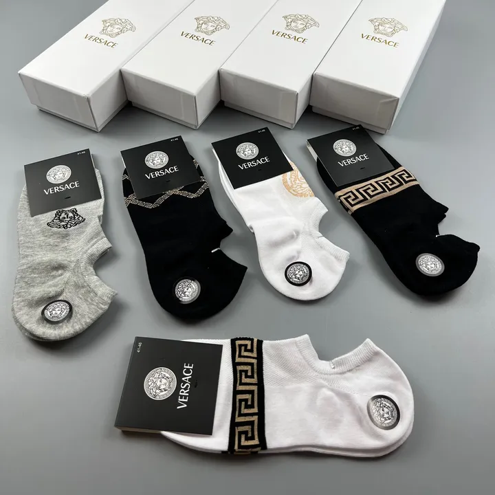 スーパーコピー ヴェルサーチ 靴下