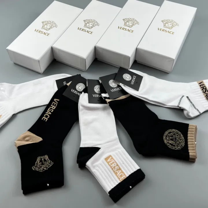 スーパーコピー ヴェルサーチ 靴下