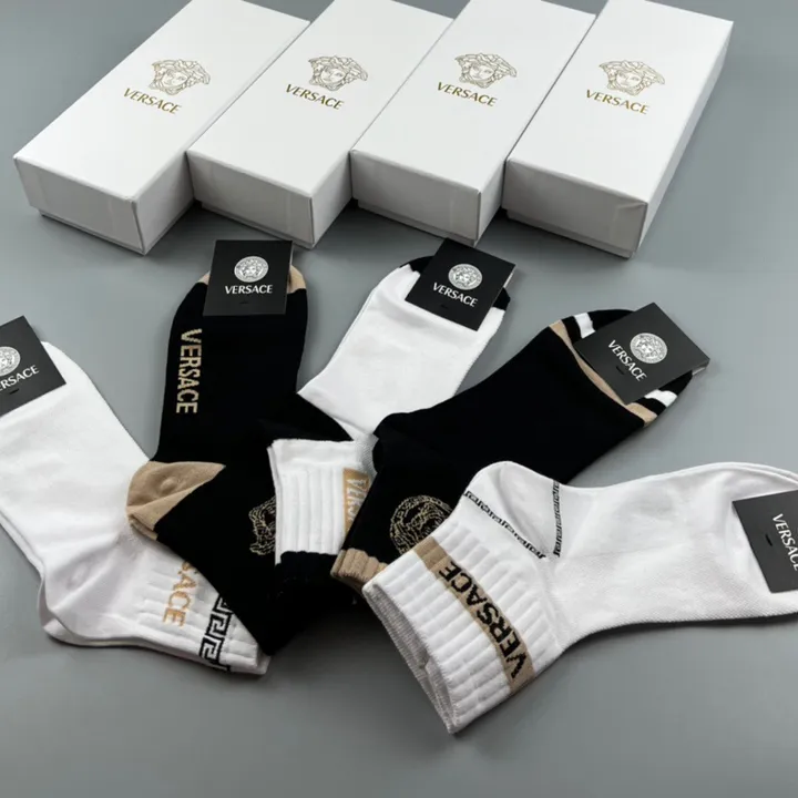 スーパーコピー ヴェルサーチ 靴下
