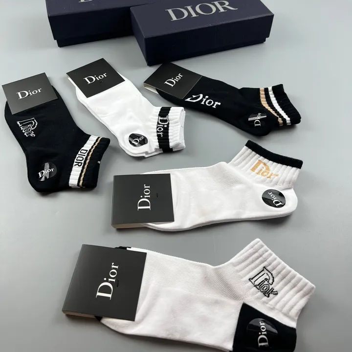 スーパーコピー ディオール 靴下