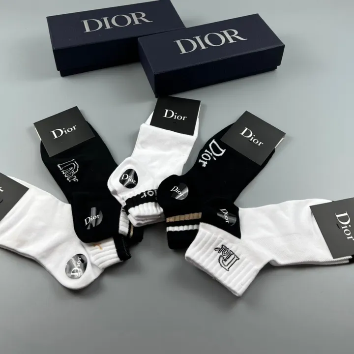 スーパーコピー ディオール 靴下